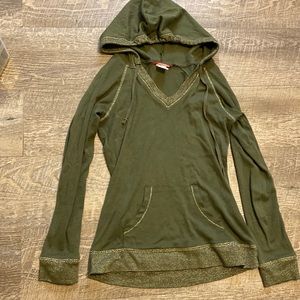 Union bay form fitting green long sleeve